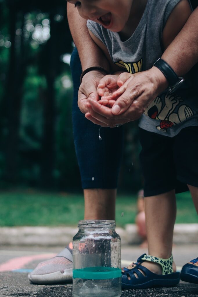 サプリを薬と一緒に飲む前に調べるポイントは？